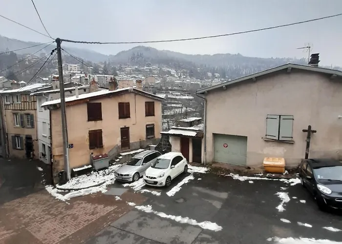 La Chaloupe 4 Alojamento de Acomodação e Pequeno-almoço Thiers